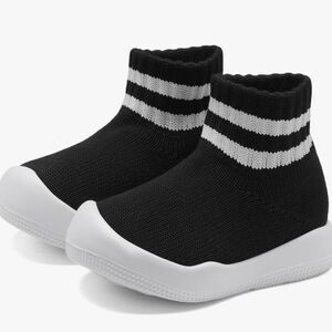 Enoto Kids Black and White Sock Style Shoe-size 5 Toddler